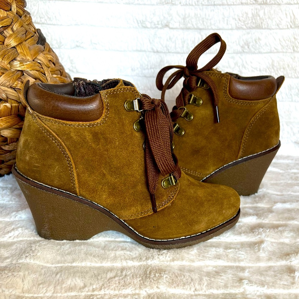 White Mountain Liberty Wedge 7